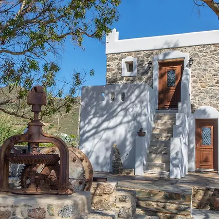 Peratsi Stone Mansion Villa Agkidia