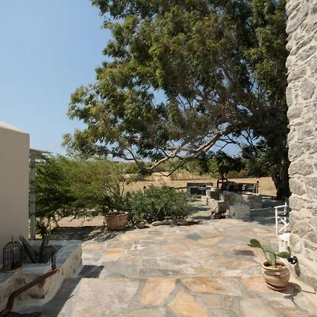 Peratsi Stone Mansion Angídia